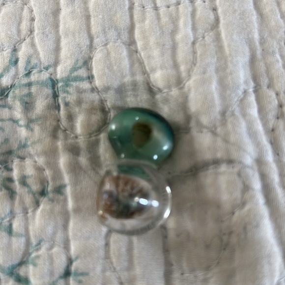 Glass pendant with shells and sand - Picture 3 of 5